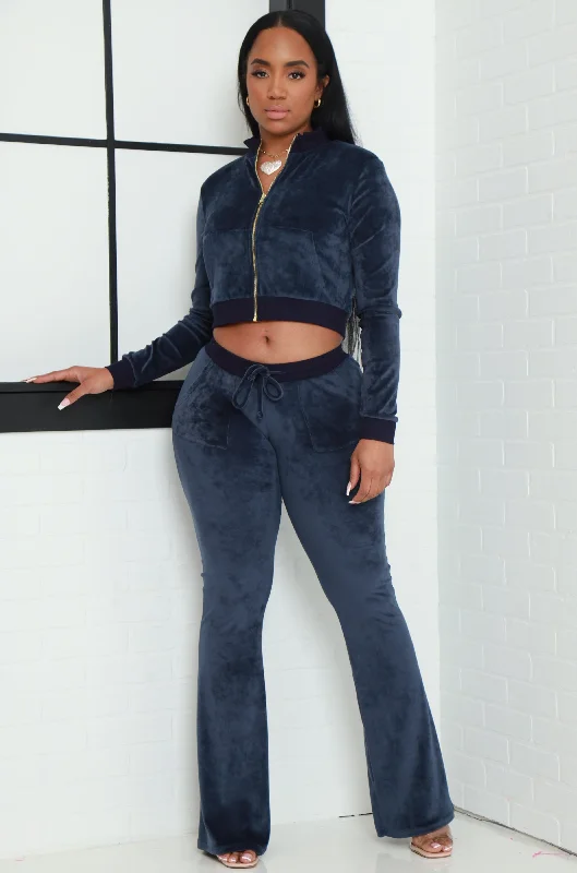 catch-an-opp-velvet-jogger-set-navy