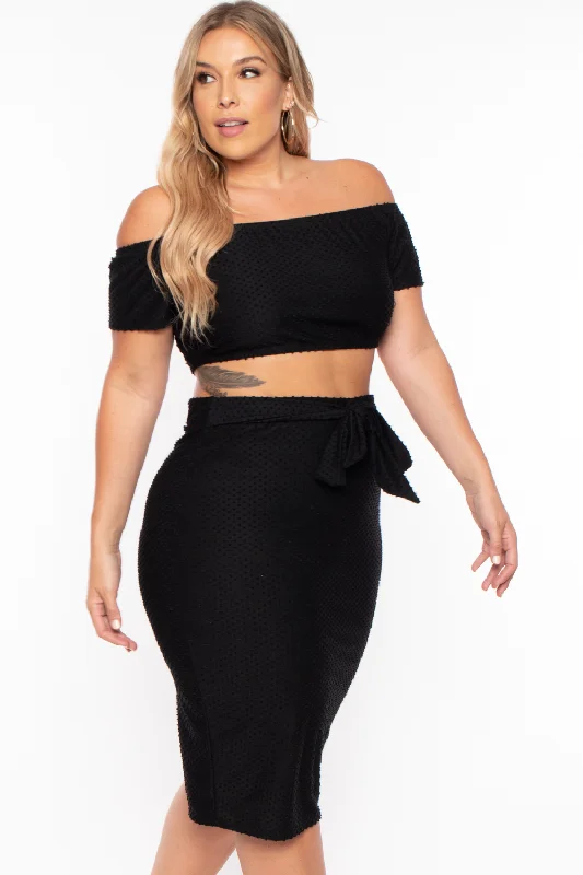 plus-size-off-the-shoulder-textured-matching-set-black