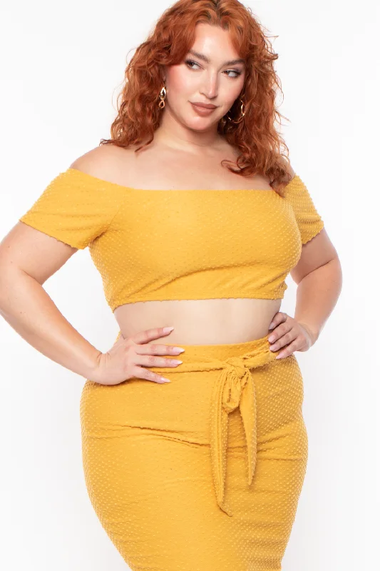 plus-size-off-the-shoulder-textured-matching-set-mustard