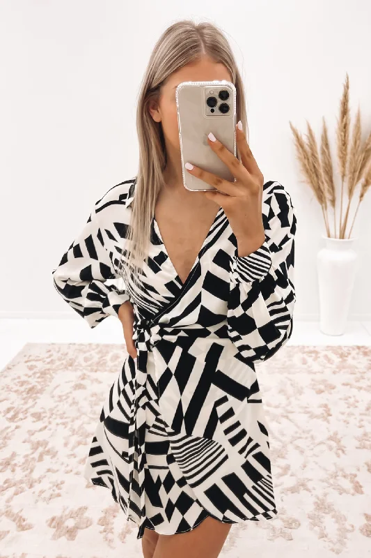 Yasmyn Mini Dress Black White