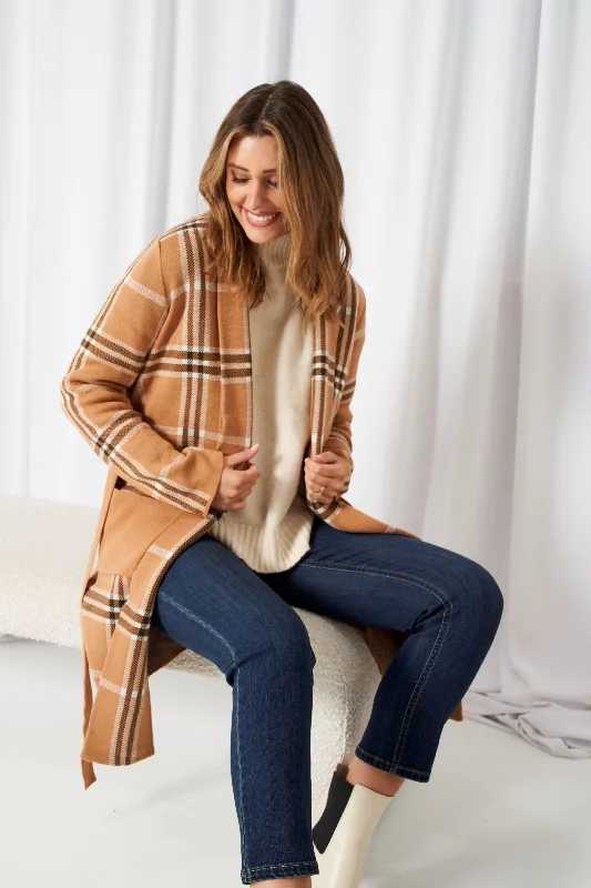 betty-basics-hampshire-cardigan-beige-plaid