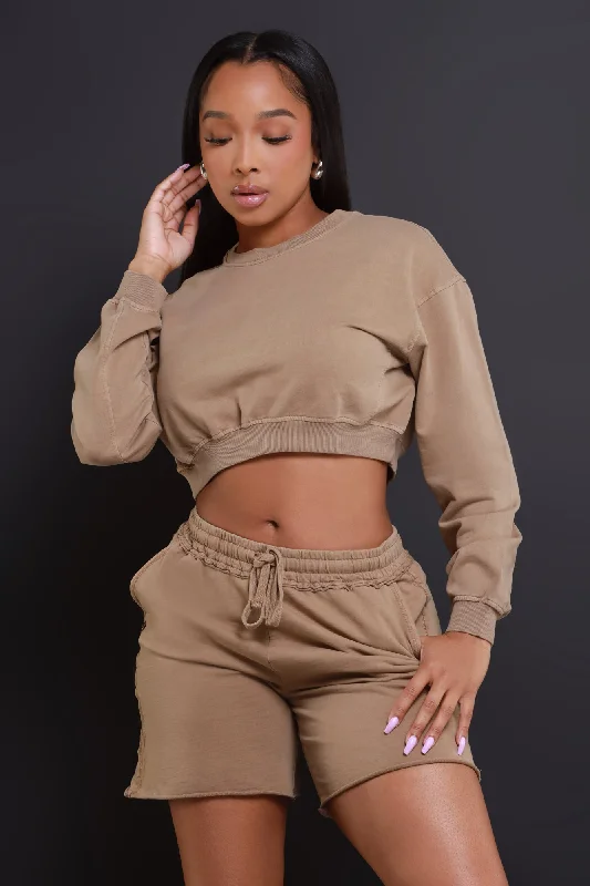 head-rush-nuw-cropped-sweatshirt-mocha