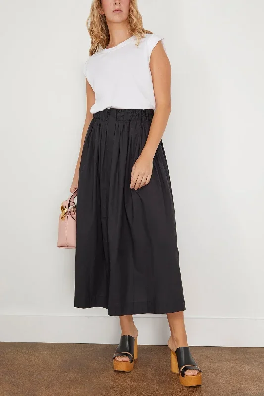 hill-skirt-in-black