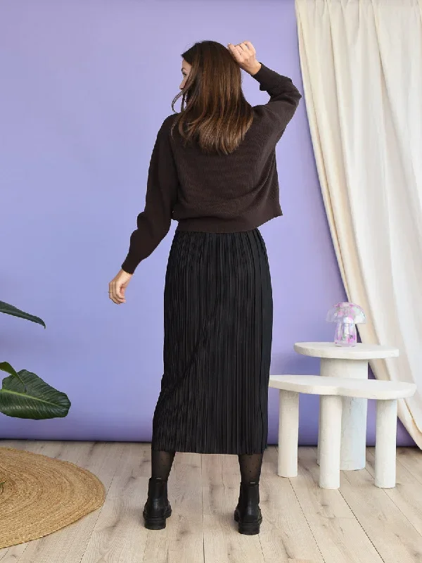 maya-black-pleated-skirt