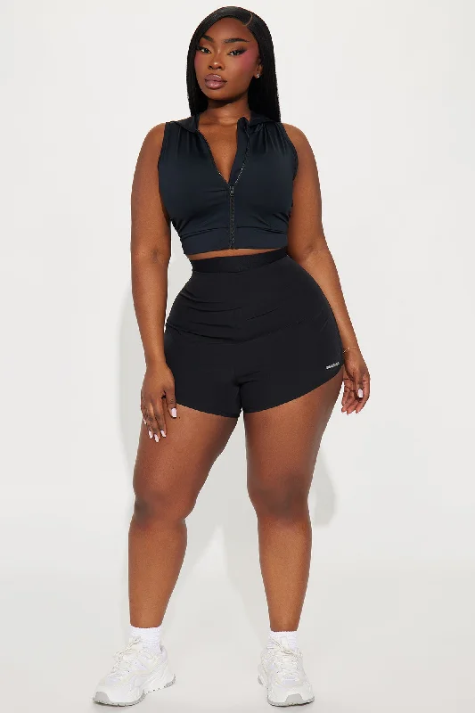 out-of-the-box-elevate-active-short-black