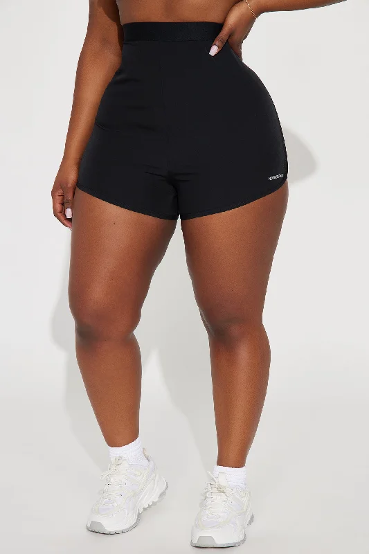 out-of-the-box-elevate-active-short-black